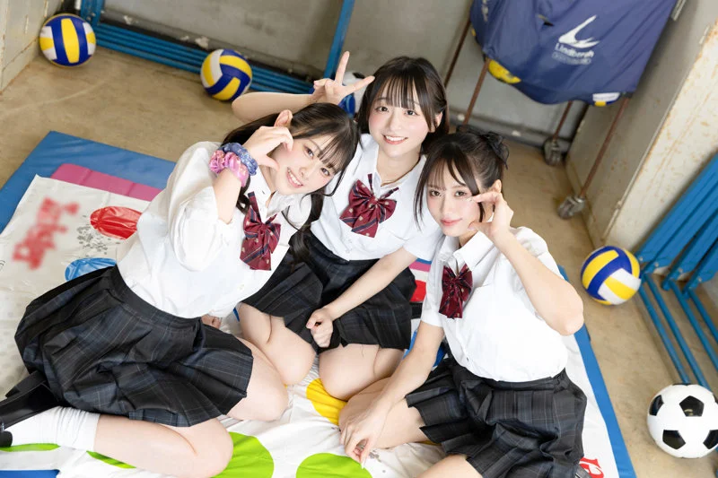 みこ＆なぎさ＆かんな 無料サンプル画像(1) 【ヴイヴイシー】